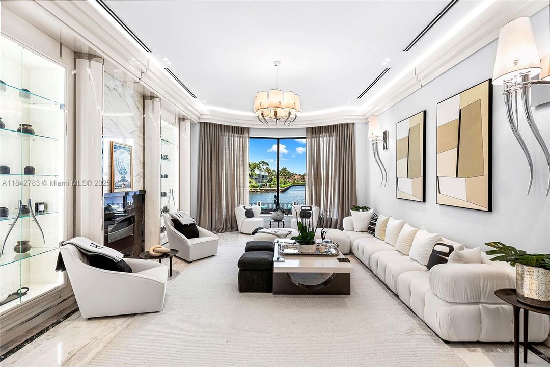 For Sale: $29,995,000 (8 beds, 9 baths, 8353 Square Feet)