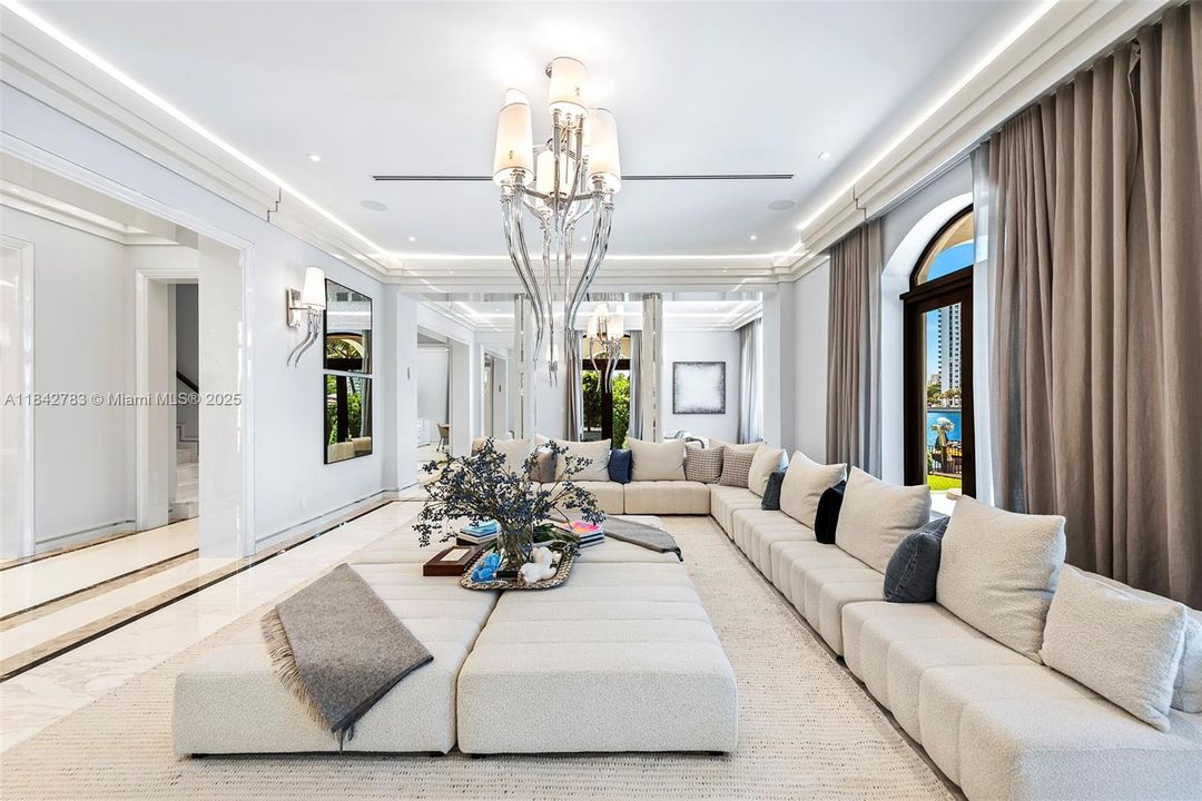 For Sale: $29,995,000 (8 beds, 9 baths, 8353 Square Feet)