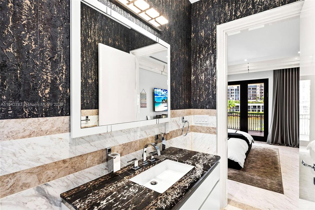 For Sale: $29,995,000 (8 beds, 9 baths, 8353 Square Feet)