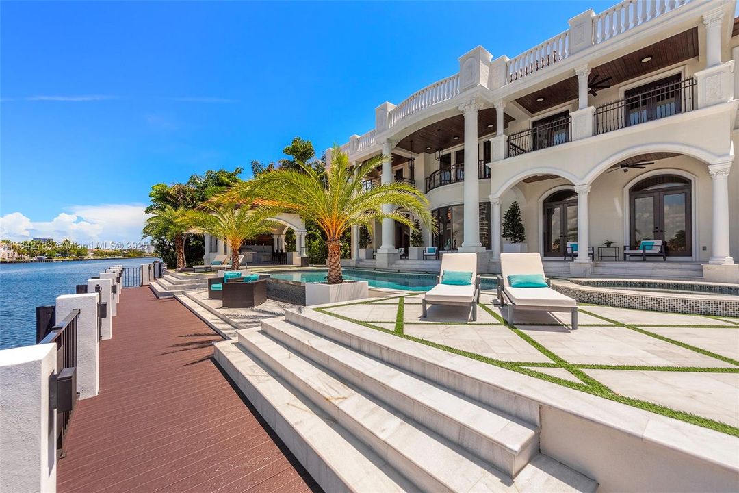 For Sale: $29,995,000 (8 beds, 9 baths, 8353 Square Feet)