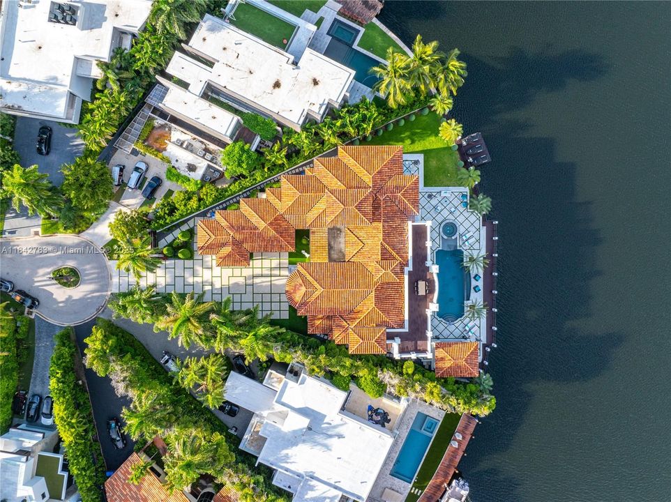 For Sale: $29,995,000 (8 beds, 9 baths, 8353 Square Feet)