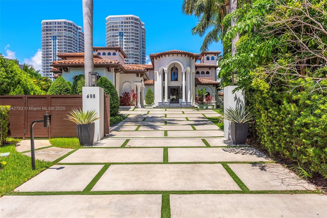For Sale: $29,995,000 (8 beds, 9 baths, 8353 Square Feet)