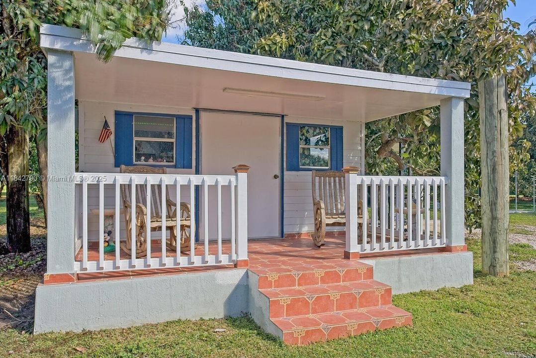 最近售出: $4,550,000 (7 贝兹, 4 浴室, 3079 平方英尺)