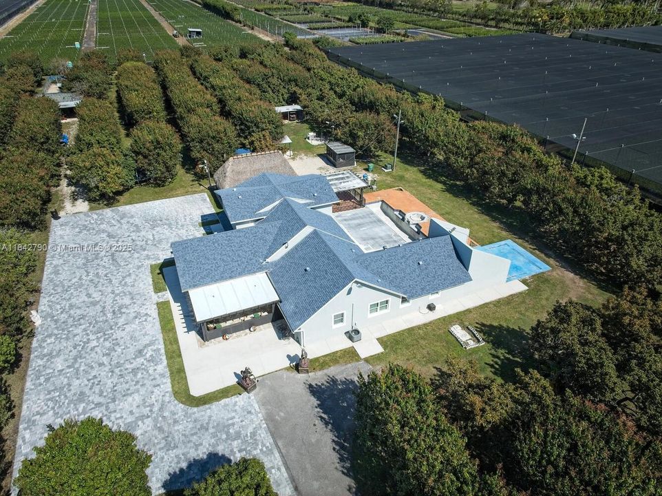 最近售出: $4,550,000 (7 贝兹, 4 浴室, 3079 平方英尺)