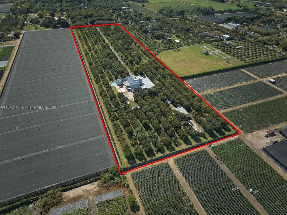 最近售出: $4,550,000 (7 贝兹, 4 浴室, 3079 平方英尺)