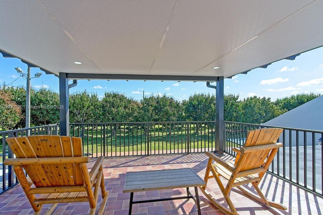 最近售出: $4,550,000 (7 贝兹, 4 浴室, 3079 平方英尺)