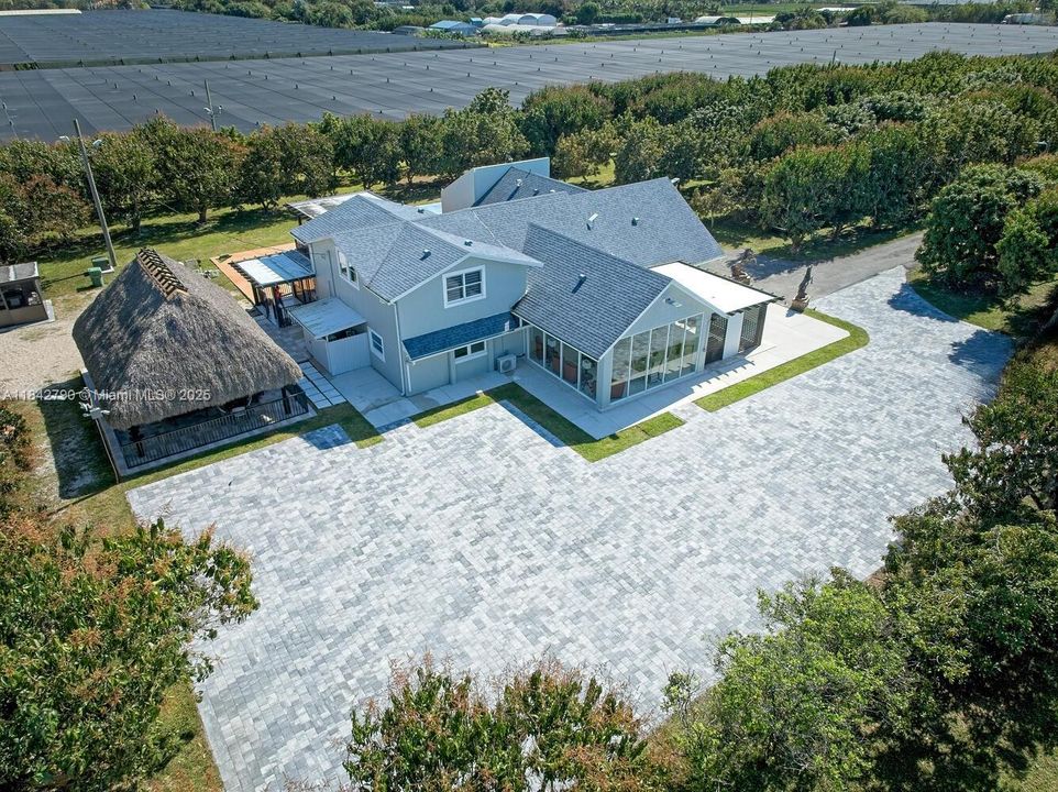 最近售出: $4,550,000 (7 贝兹, 4 浴室, 3079 平方英尺)