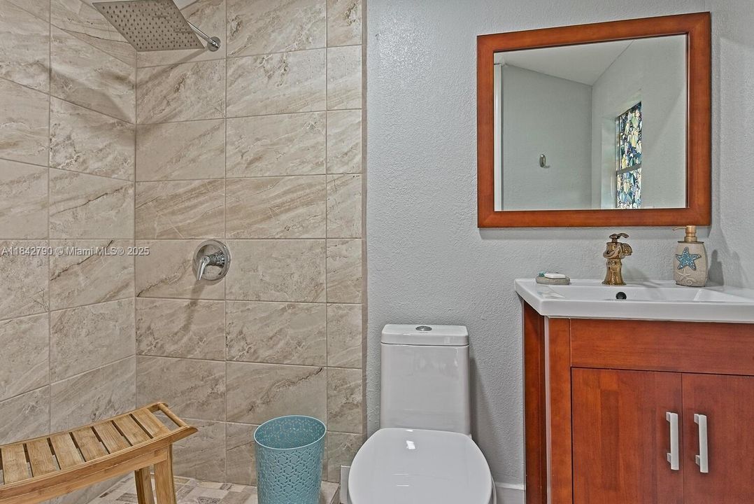 最近售出: $4,550,000 (7 贝兹, 4 浴室, 3079 平方英尺)