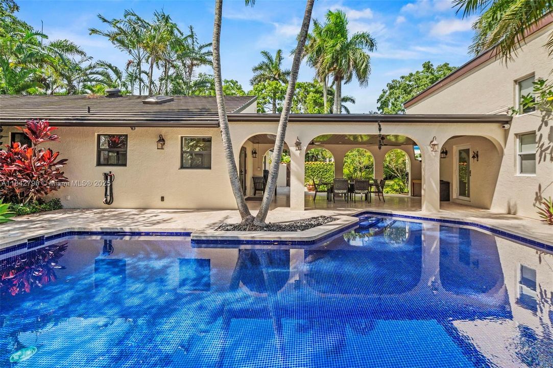 Active With Contract: $1,175,000 (4 beds, 3 baths, 2636 Square Feet)