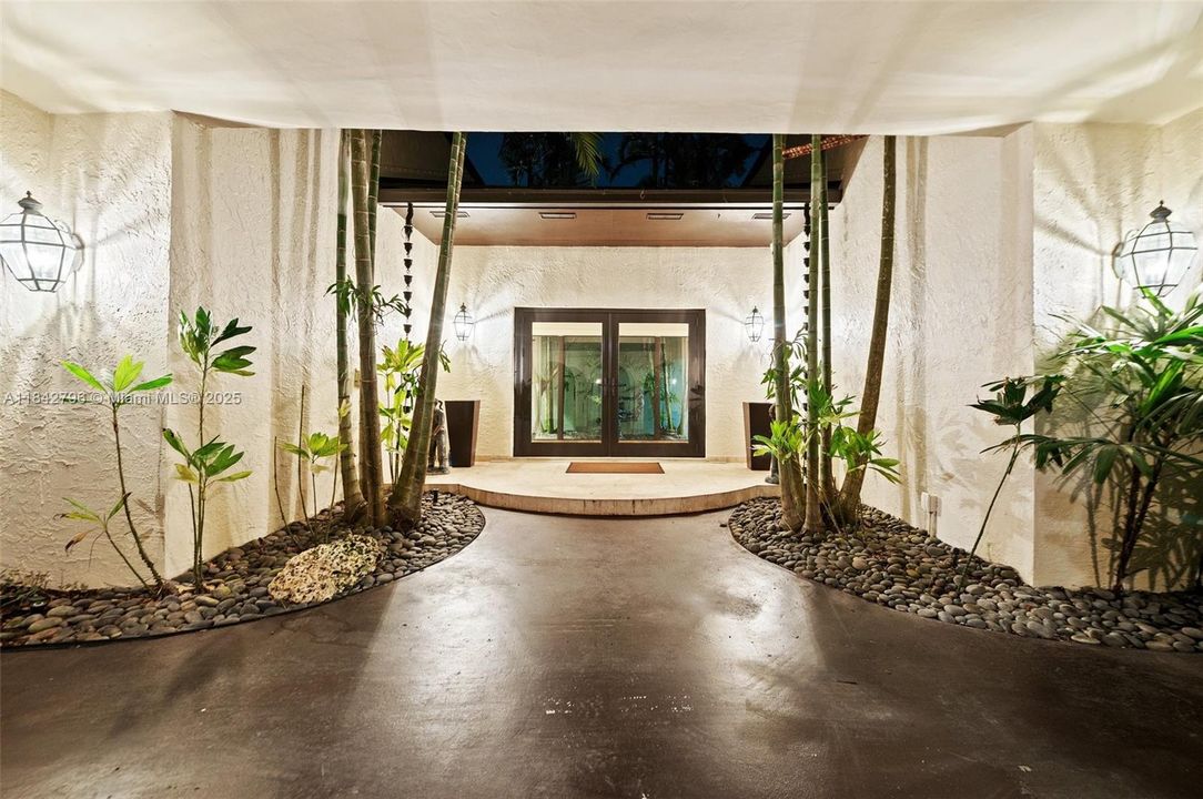 Active With Contract: $1,175,000 (4 beds, 3 baths, 2636 Square Feet)