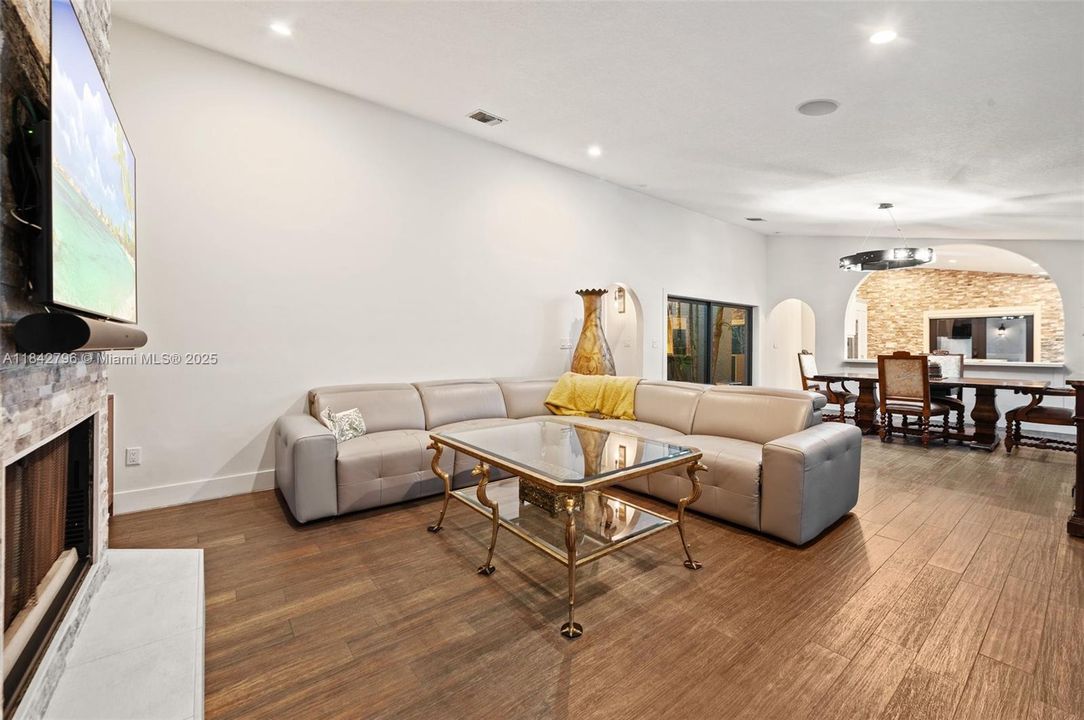 Active With Contract: $1,175,000 (4 beds, 3 baths, 2636 Square Feet)