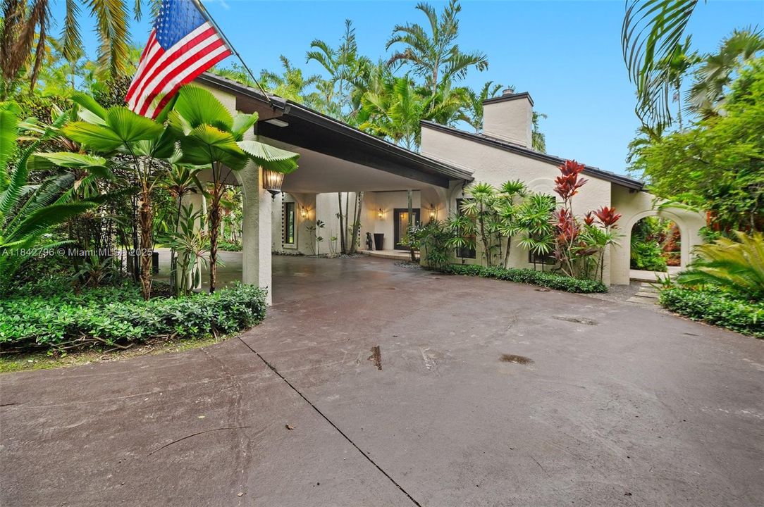 Active With Contract: $1,175,000 (4 beds, 3 baths, 2636 Square Feet)