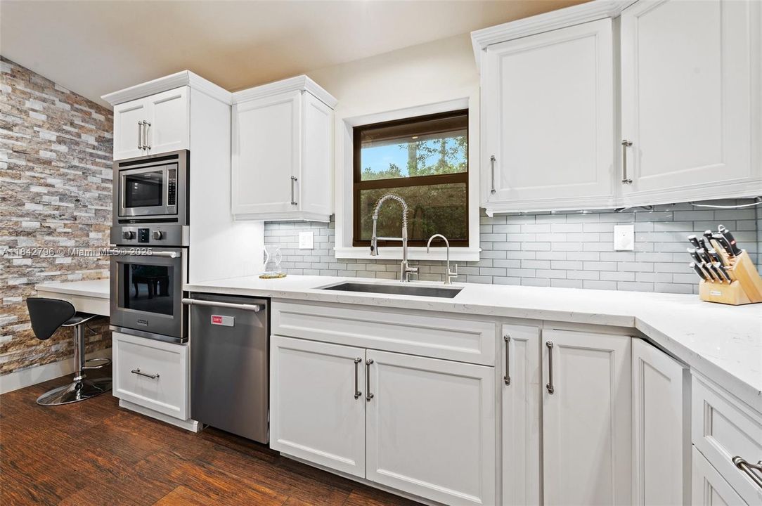 Active With Contract: $1,175,000 (4 beds, 3 baths, 2636 Square Feet)