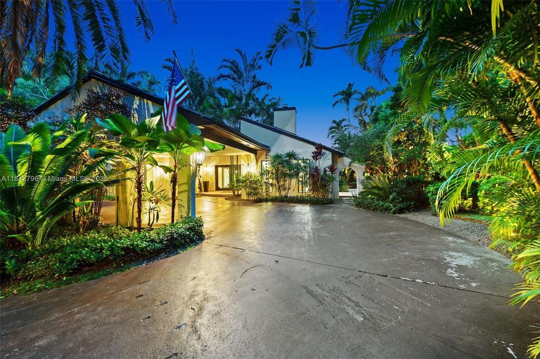 Active With Contract: $1,175,000 (4 beds, 3 baths, 2636 Square Feet)