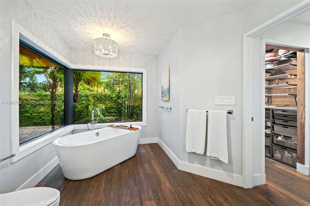 Active With Contract: $1,175,000 (4 beds, 3 baths, 2636 Square Feet)