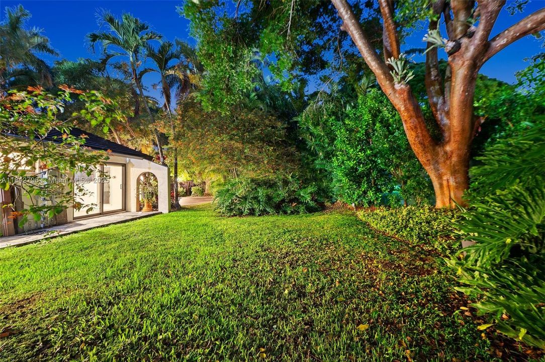 Active With Contract: $1,175,000 (4 beds, 3 baths, 2636 Square Feet)