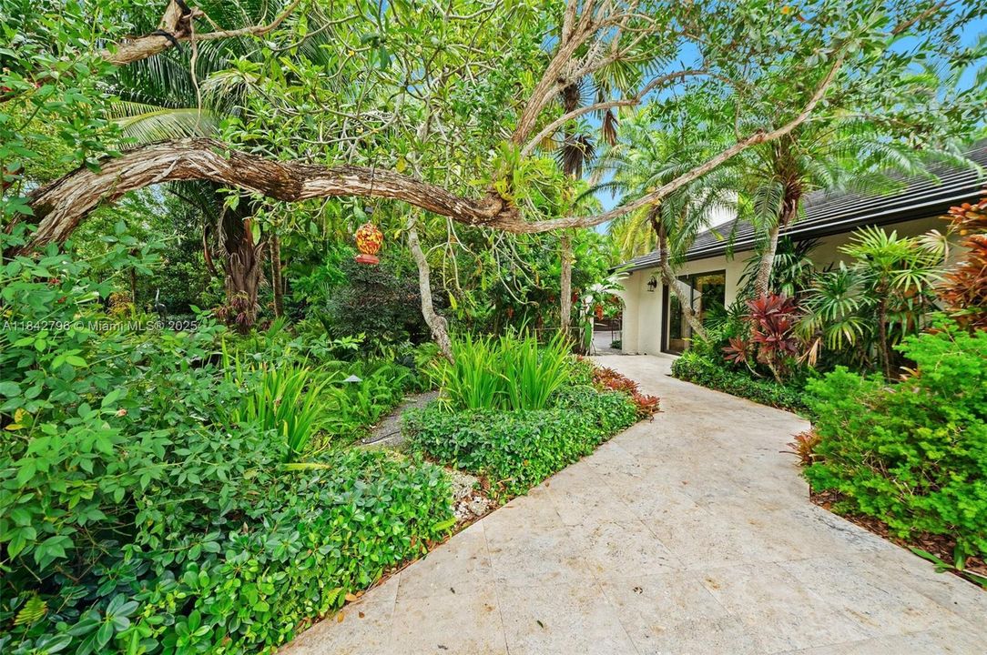 Active With Contract: $1,175,000 (4 beds, 3 baths, 2636 Square Feet)