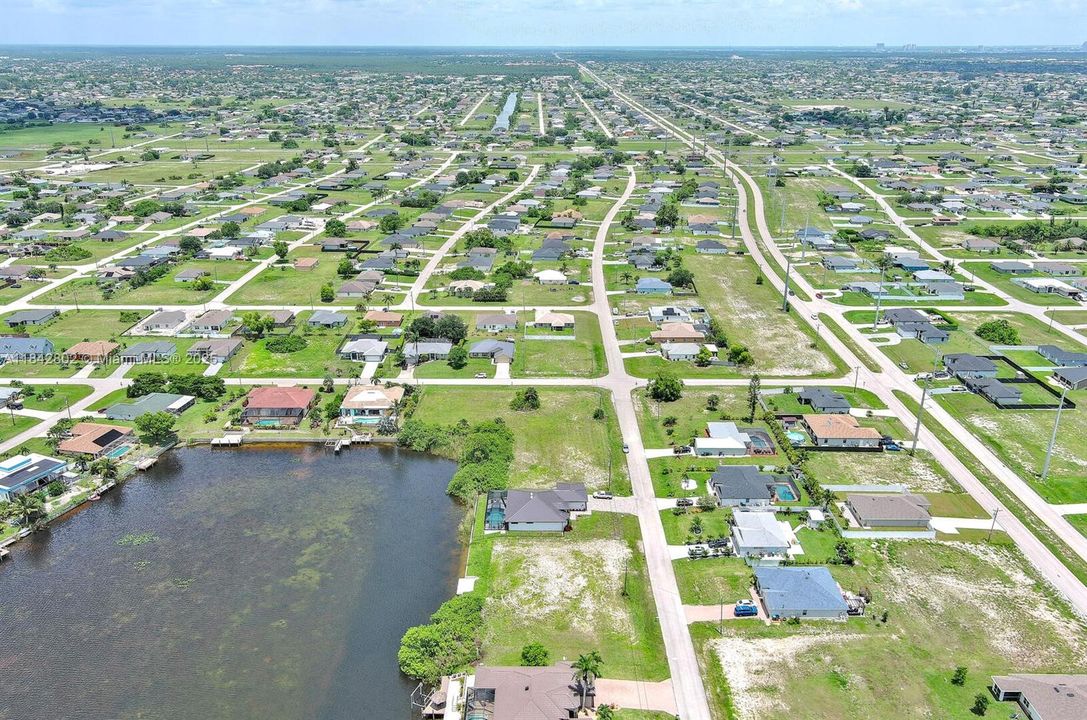 На продажу: $105,000 (0.23 acres)