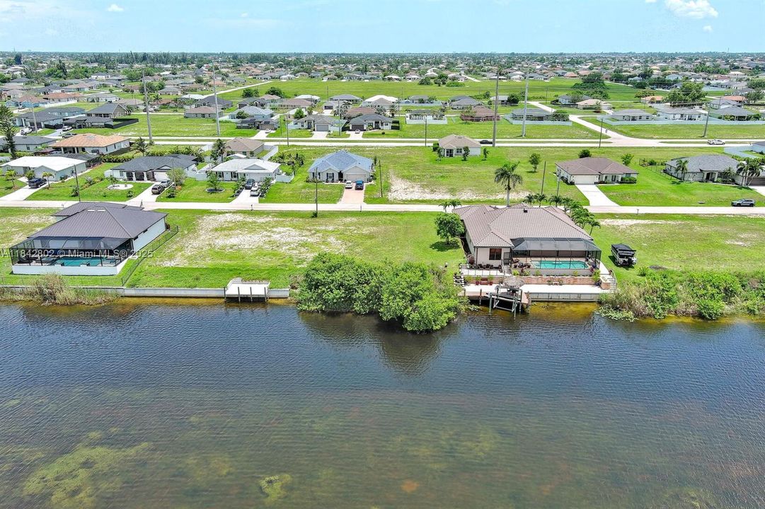 На продажу: $105,000 (0.23 acres)