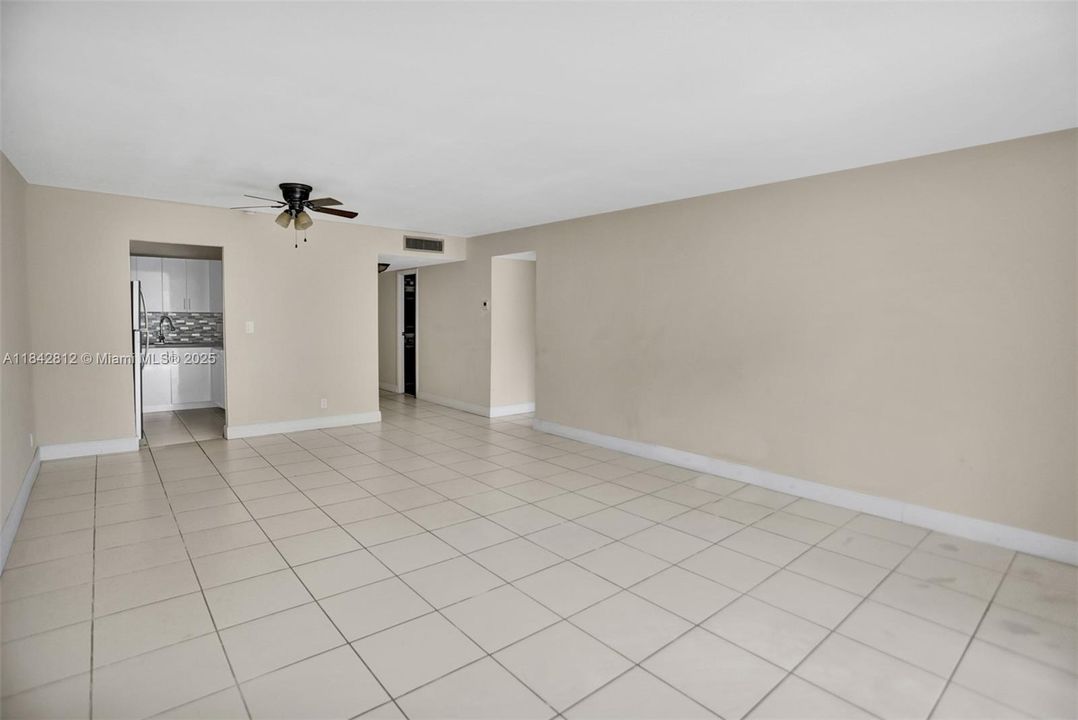 Active With Contract: $94,900 (1 beds, 1 baths, 870 Square Feet)