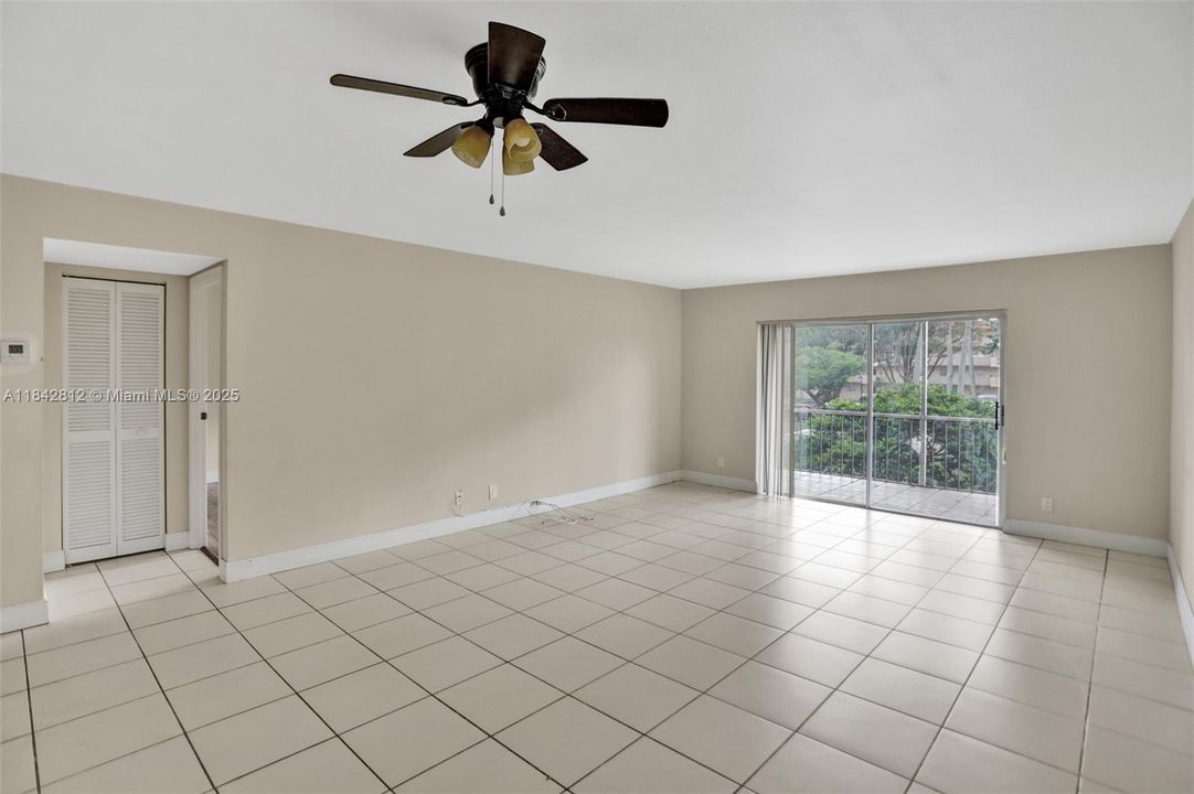 Active With Contract: $94,900 (1 beds, 1 baths, 870 Square Feet)
