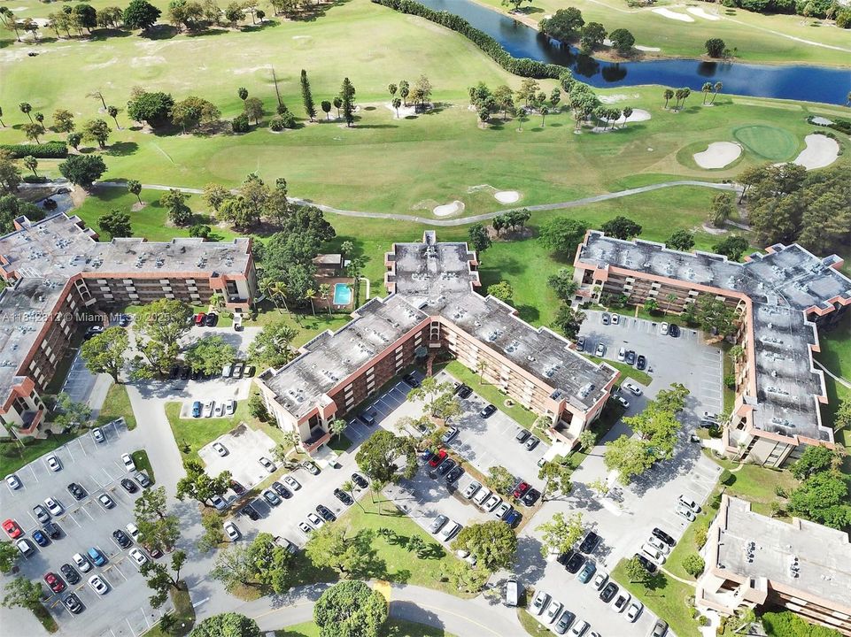 Active With Contract: $94,900 (1 beds, 1 baths, 870 Square Feet)