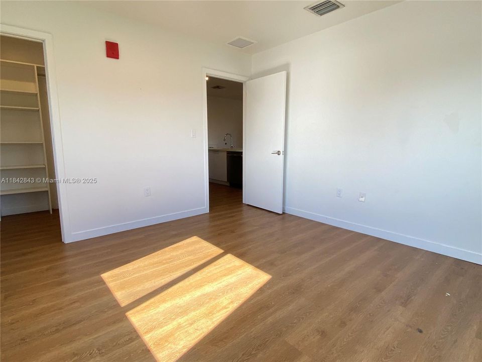 最近租的: $2,050 (2 贝兹, 1 浴室, 18351 平方英尺)