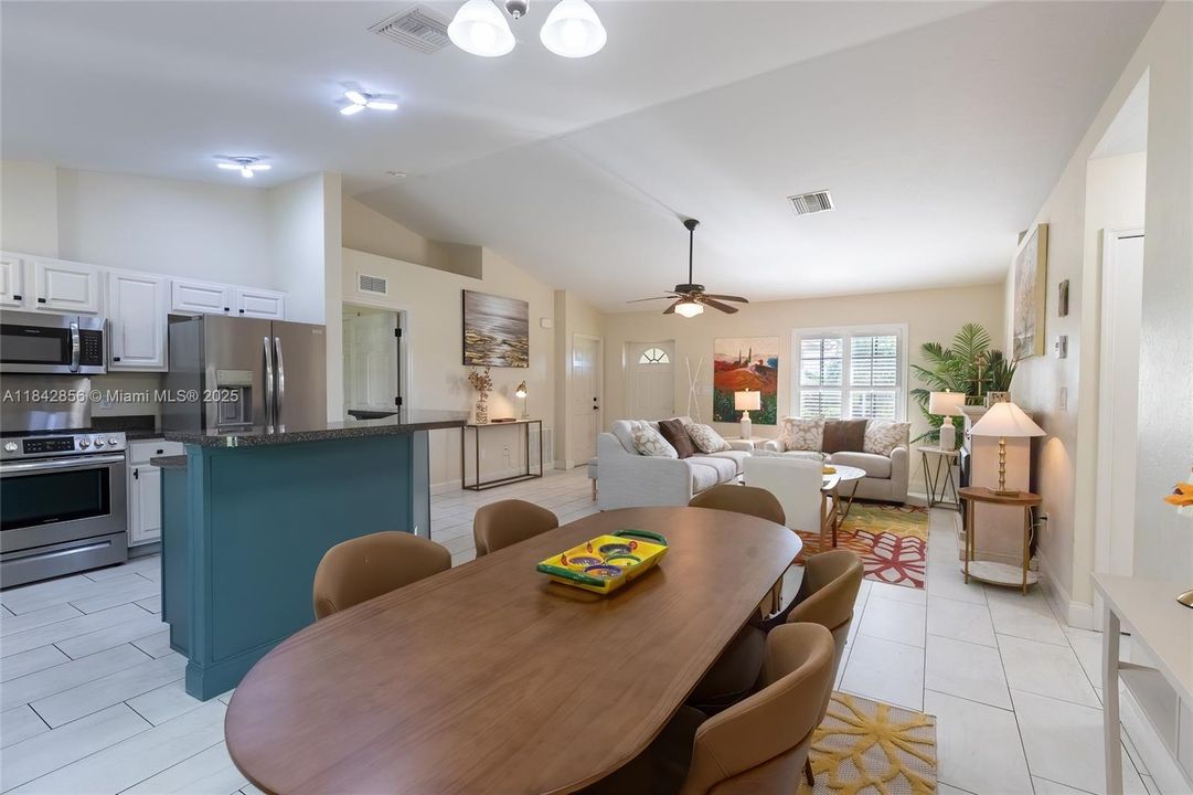 For Sale: $312,000 (3 beds, 2 baths, 1784 Square Feet)