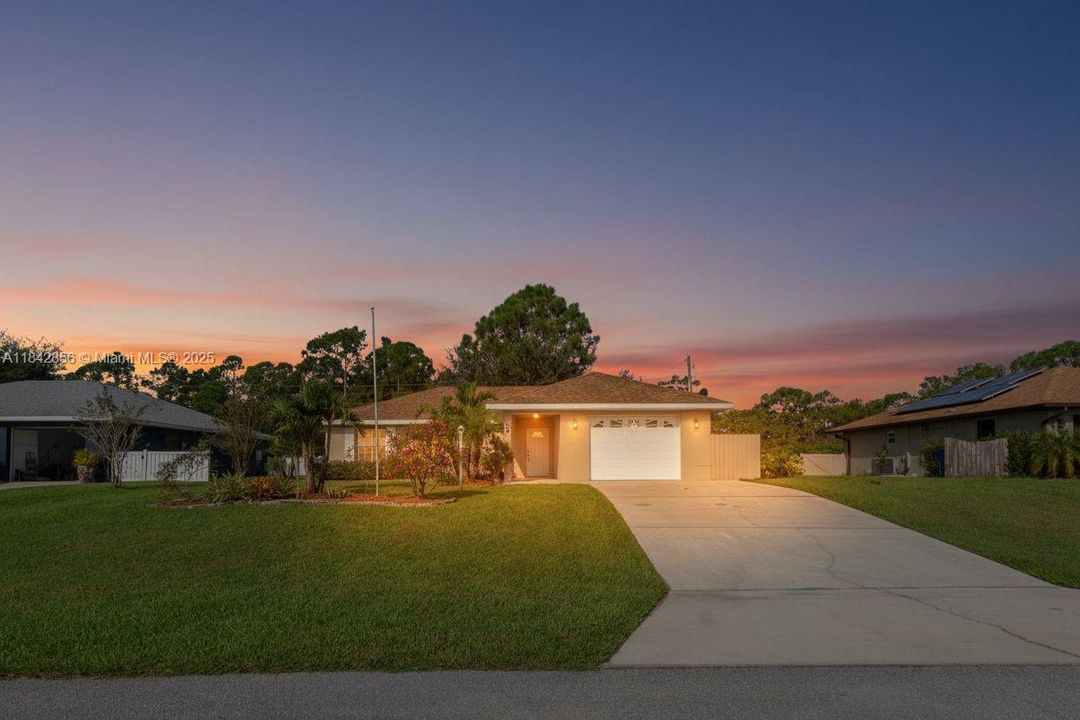 For Sale: $312,000 (3 beds, 2 baths, 1784 Square Feet)