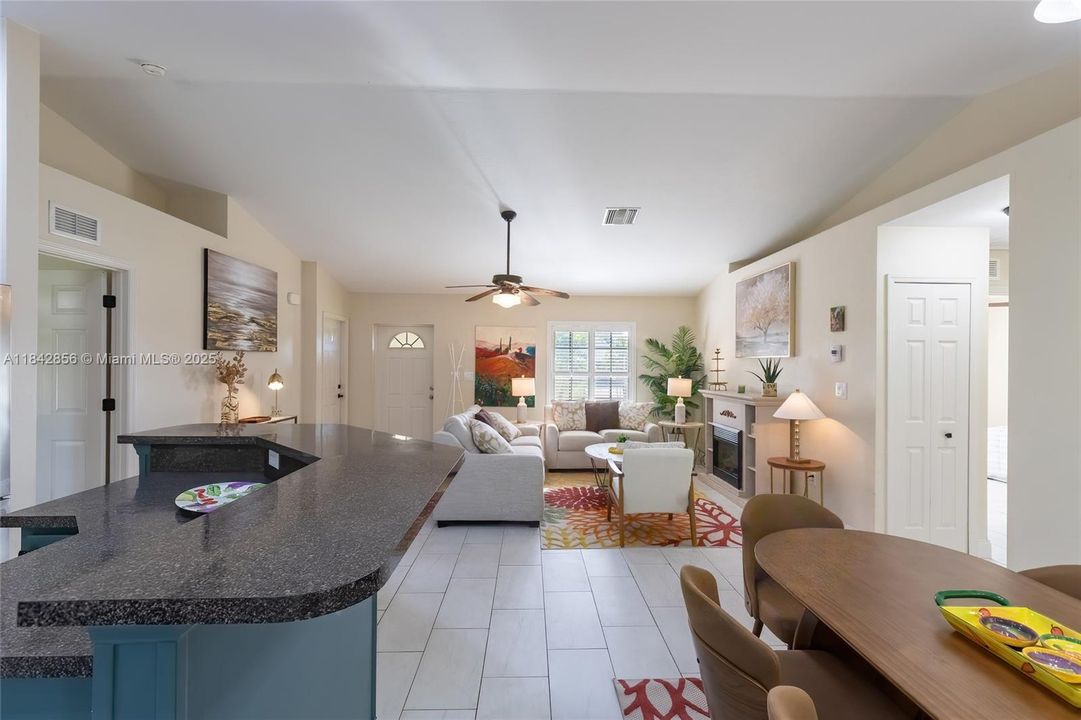 For Sale: $312,000 (3 beds, 2 baths, 1784 Square Feet)