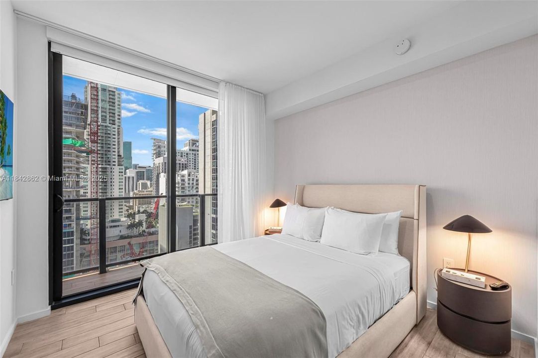 На продажу: $1,449,000 (2 спален, 2 ванн, 825 Квадратных фут)