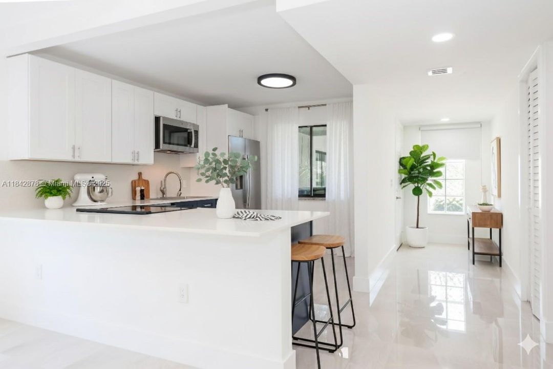 For Sale: $359,999 (2 beds, 2 baths, 1220 Square Feet)