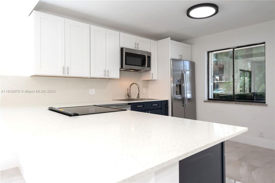 For Sale: $359,999 (2 beds, 2 baths, 1220 Square Feet)