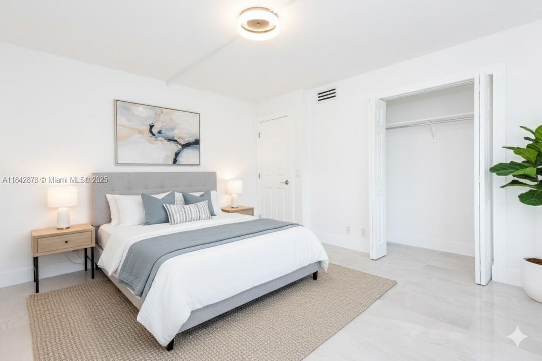 For Sale: $359,999 (2 beds, 2 baths, 1220 Square Feet)