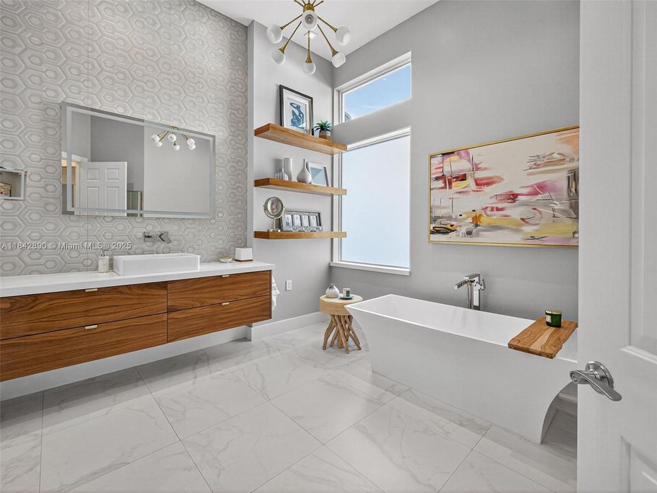 Recently Sold: $2,199,000 (6 beds, 4 baths, 4635 Square Feet)