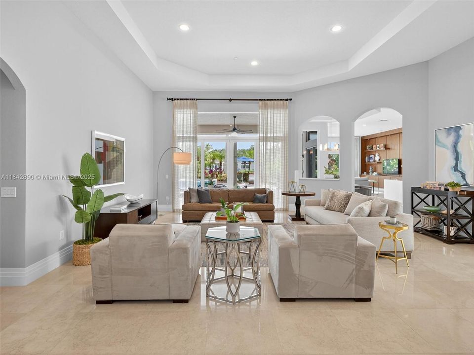 Recently Sold: $2,199,000 (6 beds, 4 baths, 4635 Square Feet)