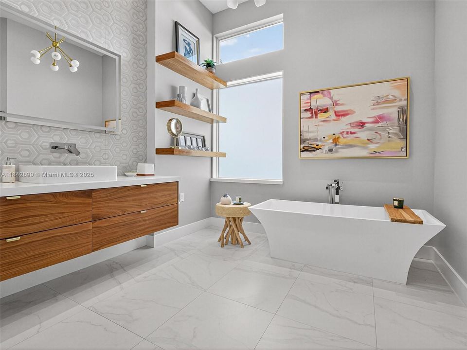 Recently Sold: $2,199,000 (6 beds, 4 baths, 4635 Square Feet)