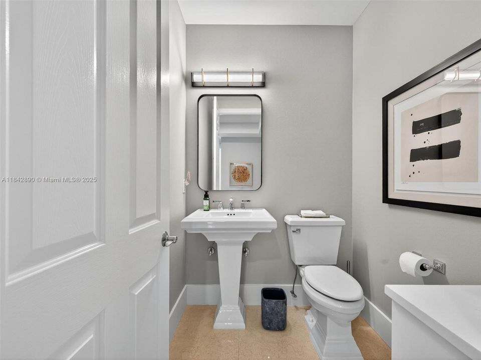 Recently Sold: $2,199,000 (6 beds, 4 baths, 4635 Square Feet)