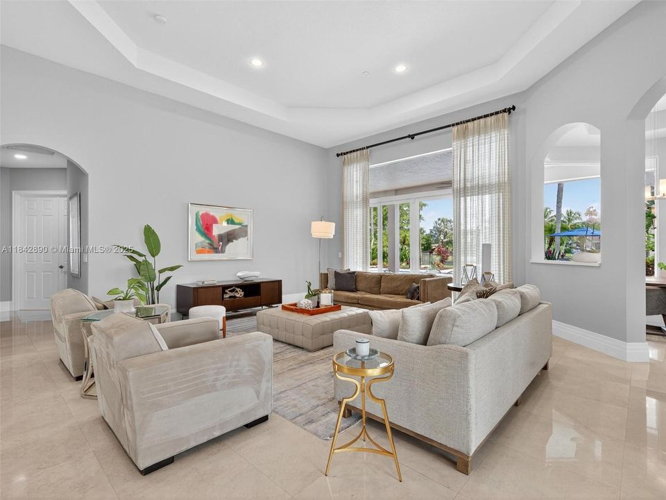 Recently Sold: $2,199,000 (6 beds, 4 baths, 4635 Square Feet)