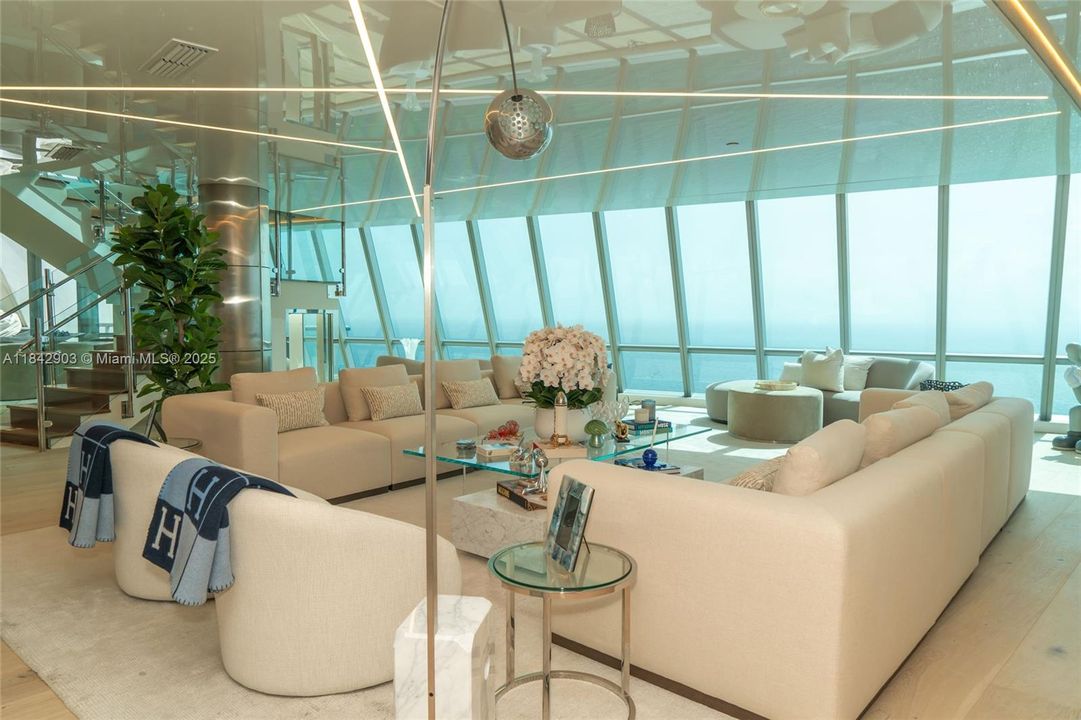 En Venta: $11,998,000 (6 camas, 7 baños, 8332 Pies cuadrados)