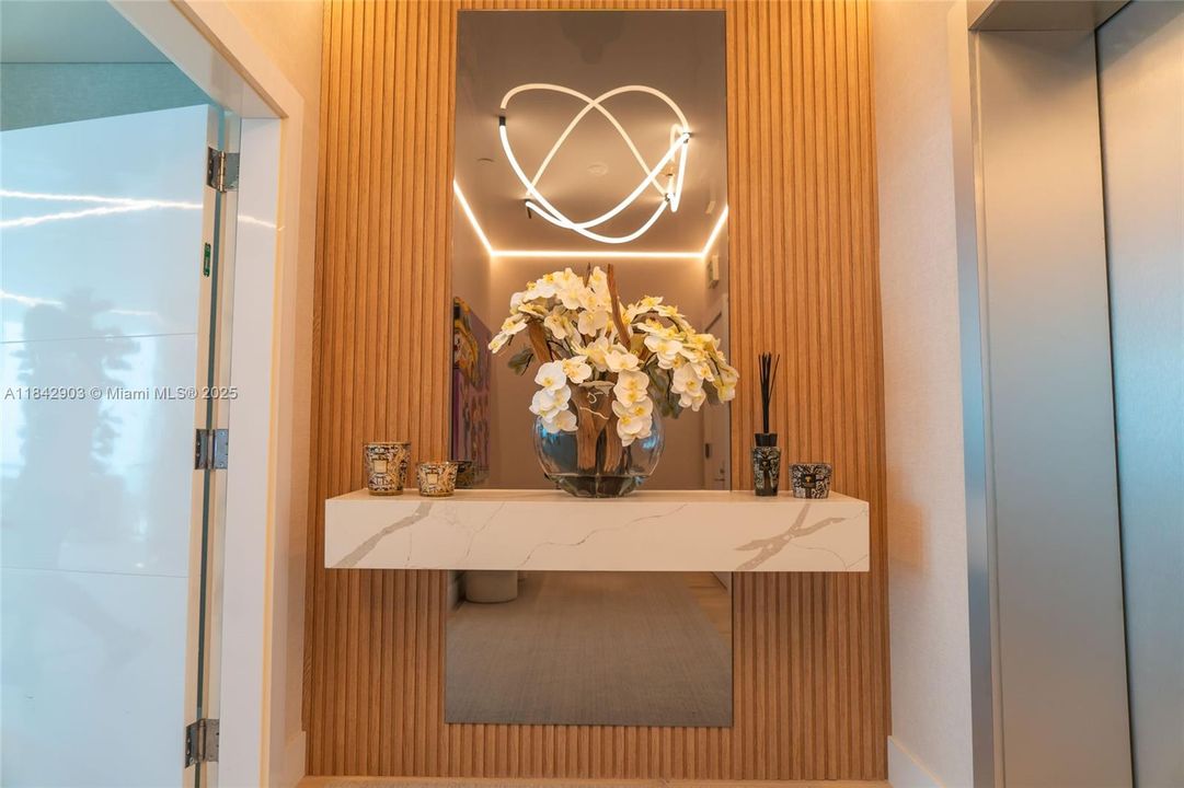 En Venta: $11,998,000 (6 camas, 7 baños, 8332 Pies cuadrados)