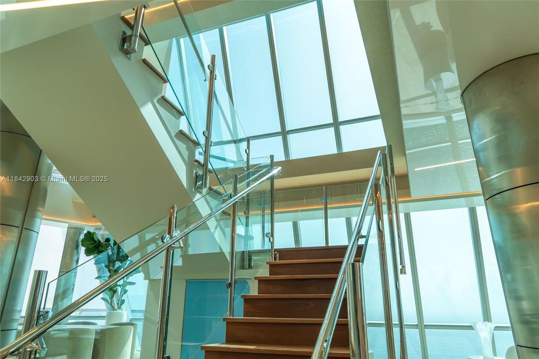 En Venta: $11,998,000 (6 camas, 7 baños, 8332 Pies cuadrados)