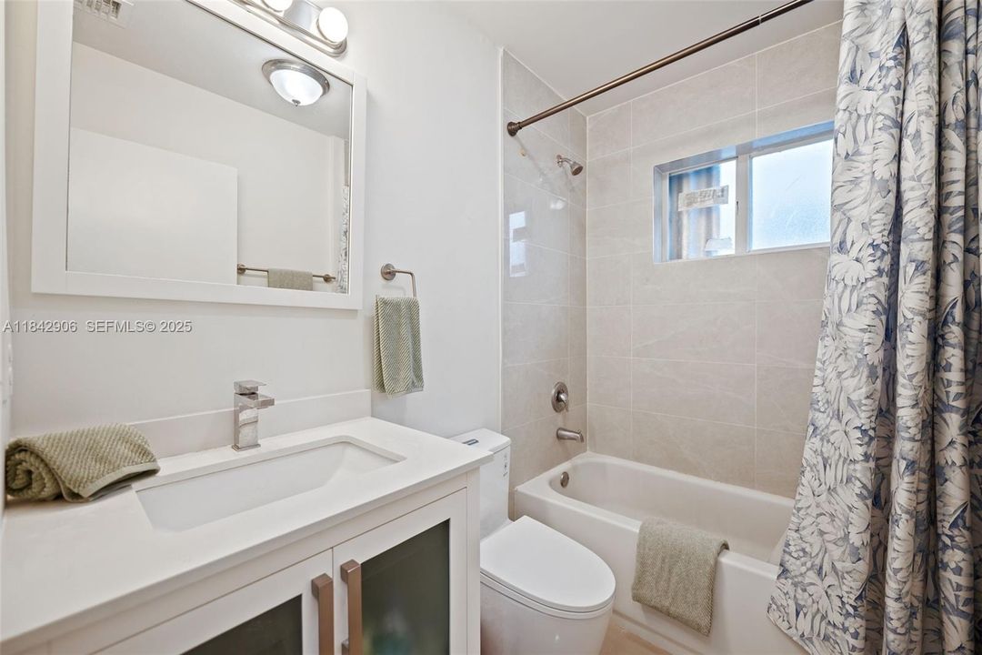 For Sale: $569,000 (4 beds, 2 baths, 1400 Square Feet)