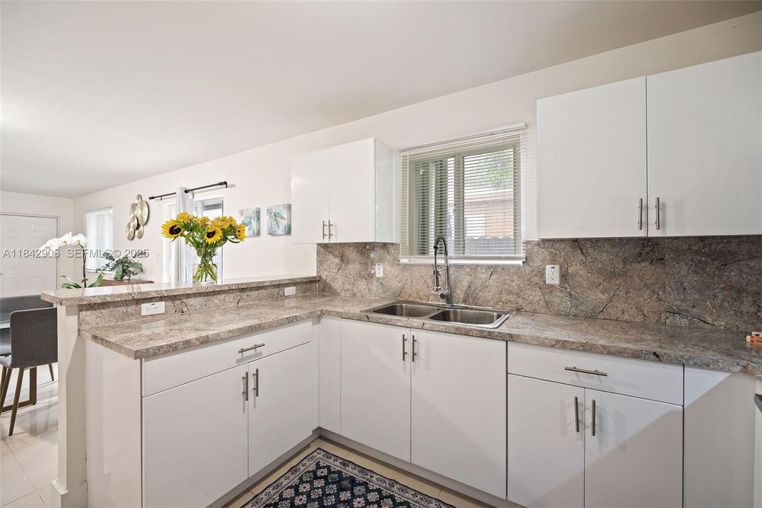 For Sale: $569,000 (4 beds, 2 baths, 1400 Square Feet)