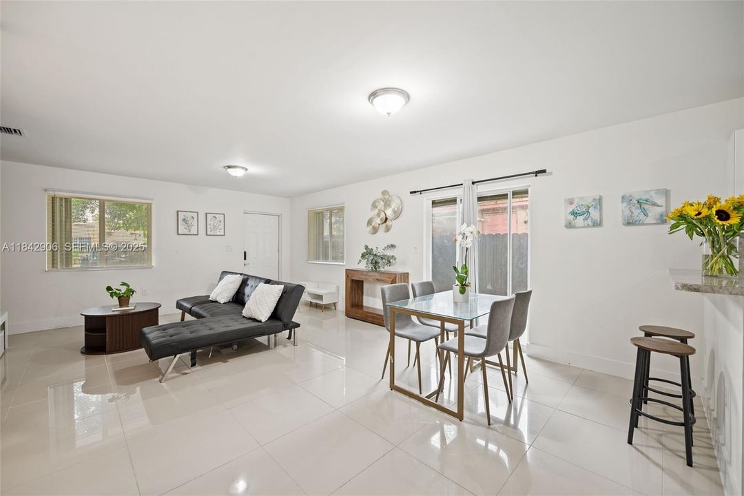 For Sale: $569,000 (4 beds, 2 baths, 1400 Square Feet)