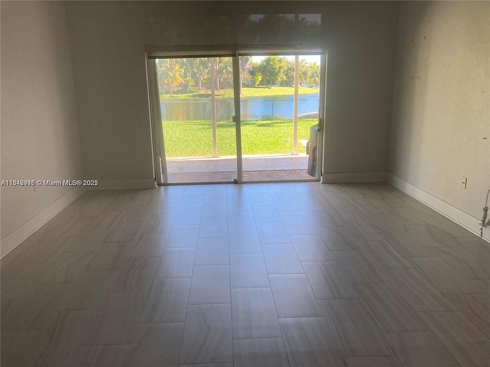 Recently Rented: $3,750 (3 beds, 2 baths, 2107 Square Feet)