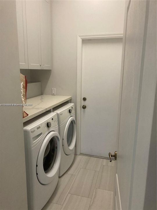 Recently Rented: $3,750 (3 beds, 2 baths, 2107 Square Feet)