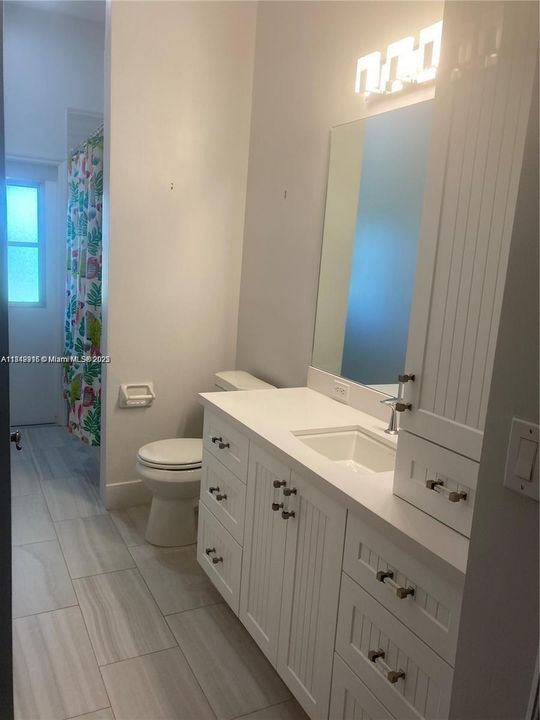 Recently Rented: $3,750 (3 beds, 2 baths, 2107 Square Feet)