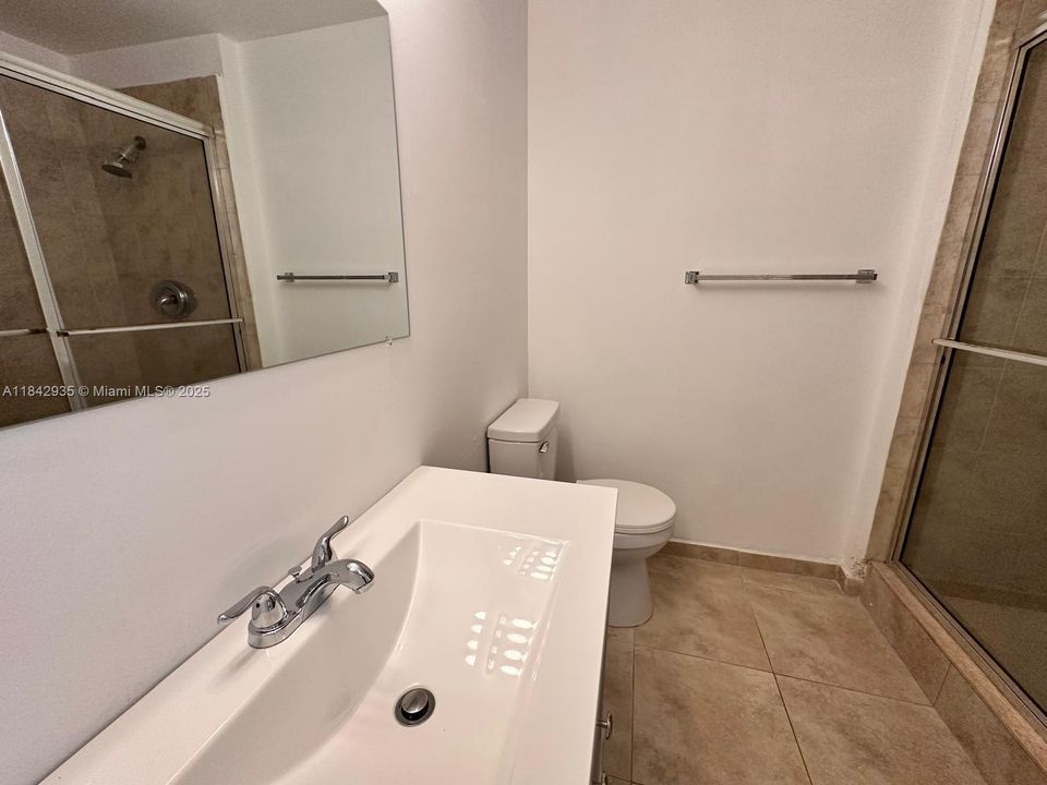 Recientemente alquilado: $1,850 (2 camas, 2 baños, 807 Pies cuadrados)