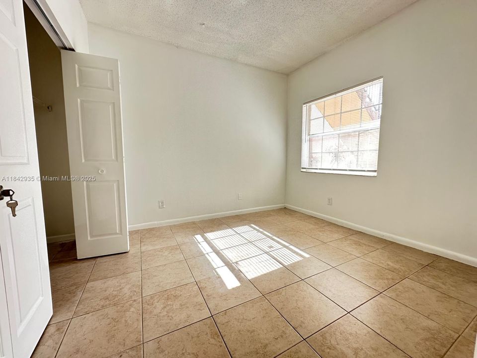 Recientemente alquilado: $1,850 (2 camas, 2 baños, 807 Pies cuadrados)